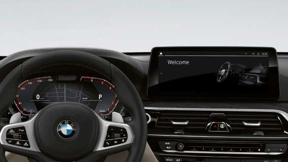 BMW Live Cockpit Professional аспаптар тақтасы