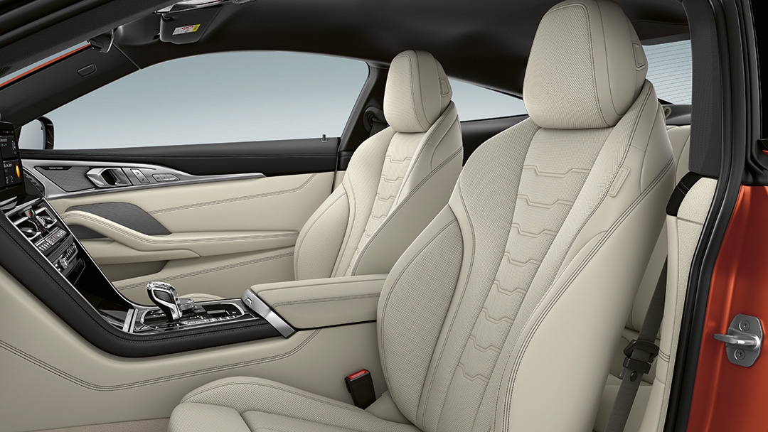 Жүргізуші мен алдыңғы жолаушының көп функциялы орындықтары